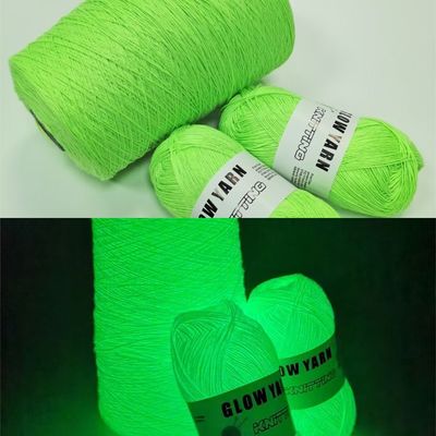 縫製糸 輝く糸 150D 暗い羊毛糸に輝く