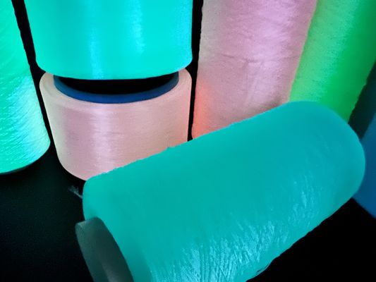 発光する糸 発光するポリエステル糸 150Dポリエステル 発光する糸 発光する糸