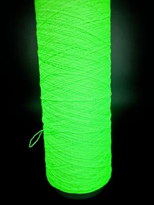 450D Glow In The Dark ニット糸ポリエステル セーターの織り