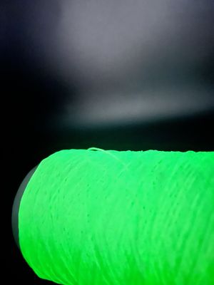 450D Glow In The Dark ニット糸ポリエステル セーターの織り
