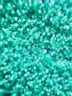 赤いプラスチック 吹き込みメディア 0.5*0.5mm デブーリング 加工された鋳造部品